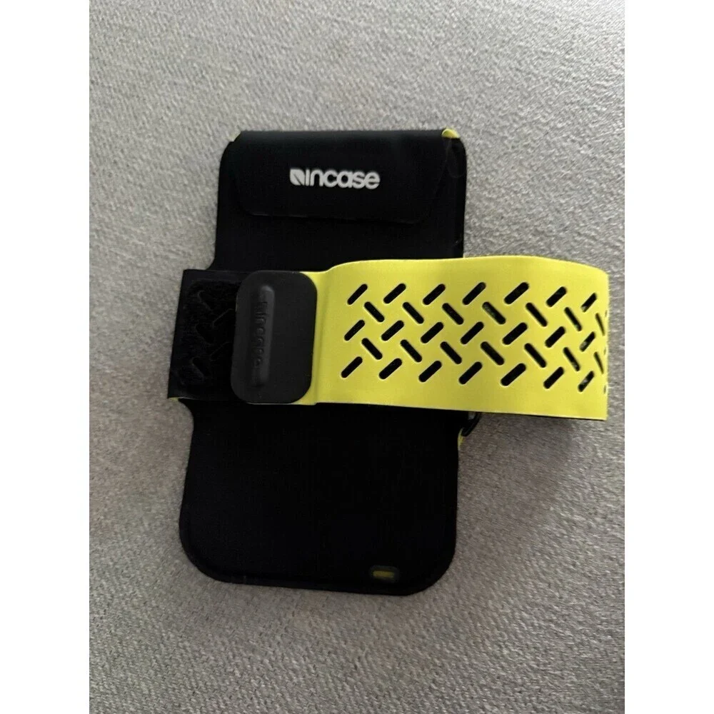 INCASE Sports iPhone 6 or 6S Armband Running Gym Retail $40